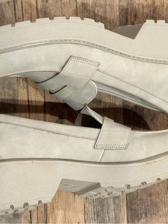 Madden Girl Beige Loafer 9 - Picture 7 of 14